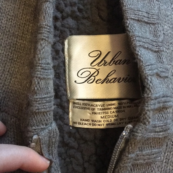 Urban Behavior Vest - Picture 4 of 6